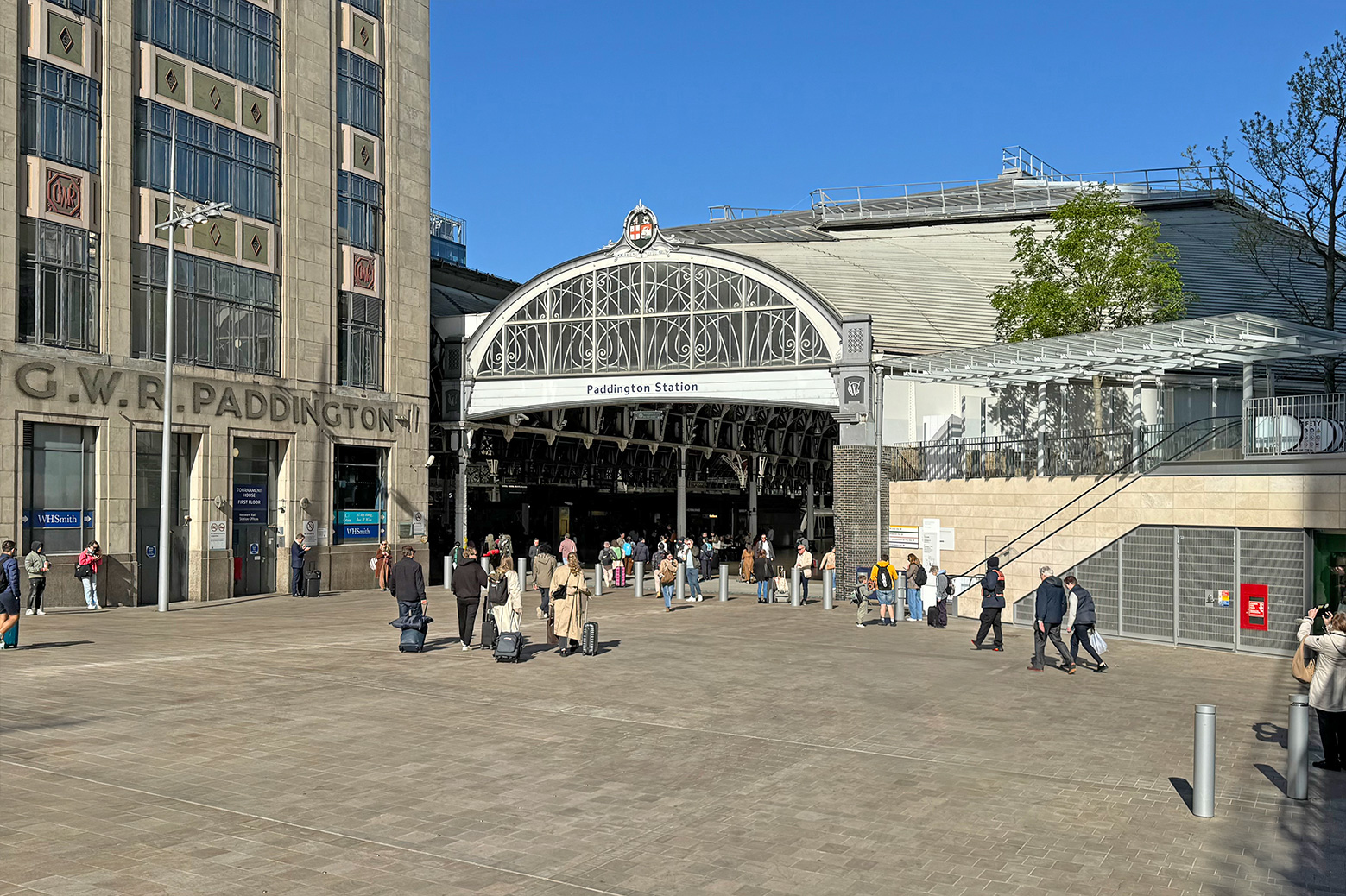 The front entrance of Paddington Station on Praed Street