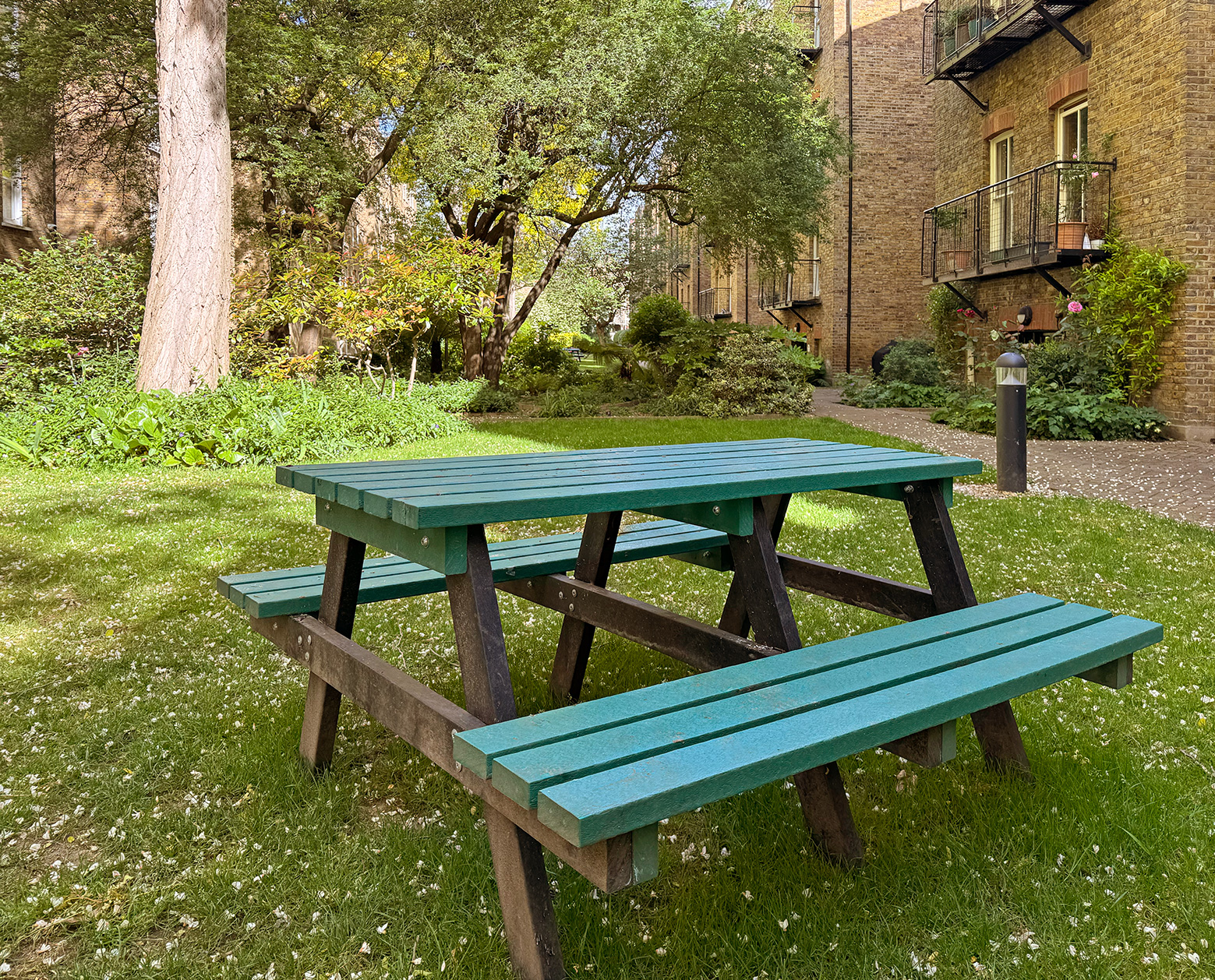 Using the Morshead Mansions communal garden